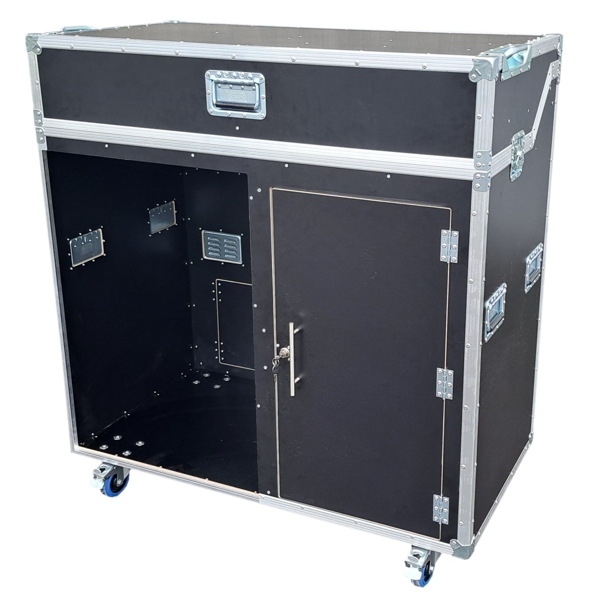 Küchencase mit Spüle und leerer Öffnung für Spülmaschine