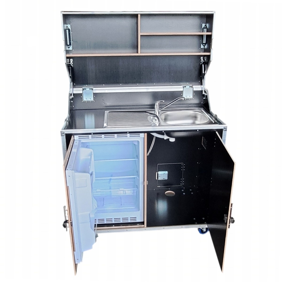 Küchencase mit Spüle und Kühlschrank